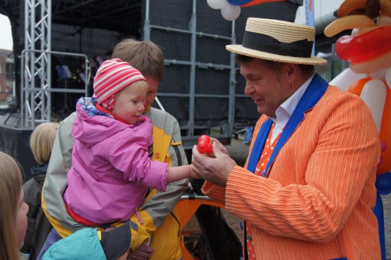 Frühlingsfest “Komm auf die Wiese, Luise„